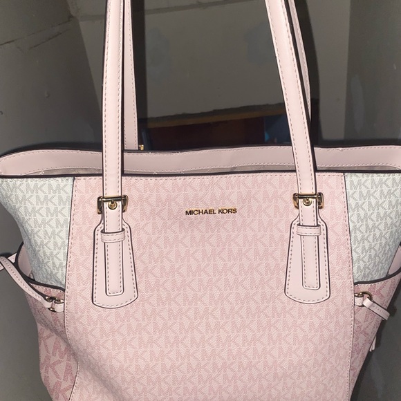 Michael Kors Handbags - Michael Kors Pink and Cream Signature Tote
